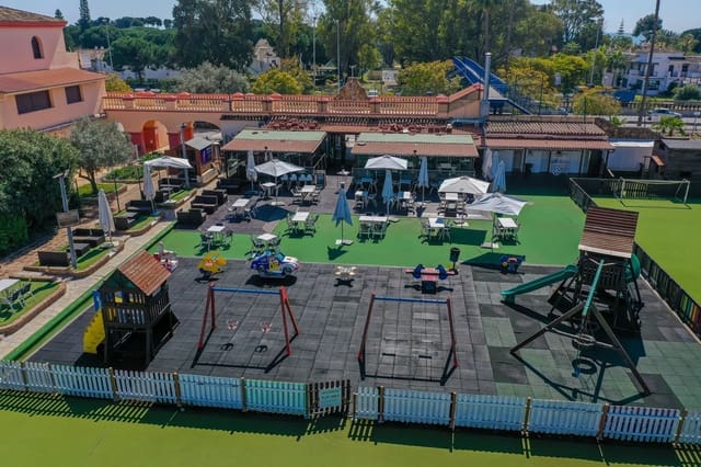 Restaurant/Bar til salg i El Paraiso, Estepona - € 1.000.000 (Ref: 8954755)