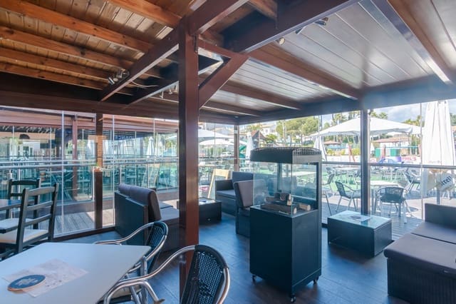 Restauracja lub bar na sprzedaż w El Paraiso, Estepona - 1 000 000 € (Ref: 8954755)
