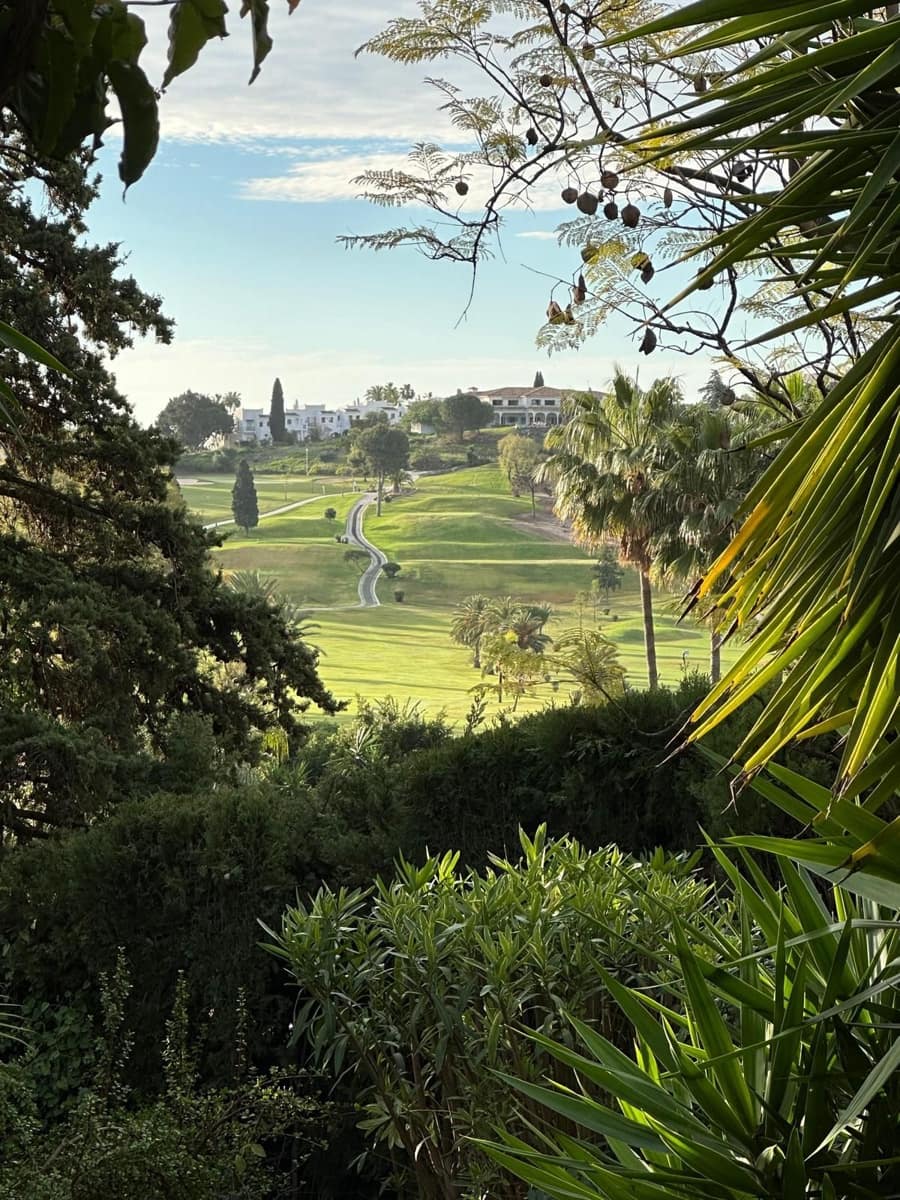 4 makuuhuone Huvila myytävänä paikassa El Paraiso - 1 600 000 € (Ref: 8987978)