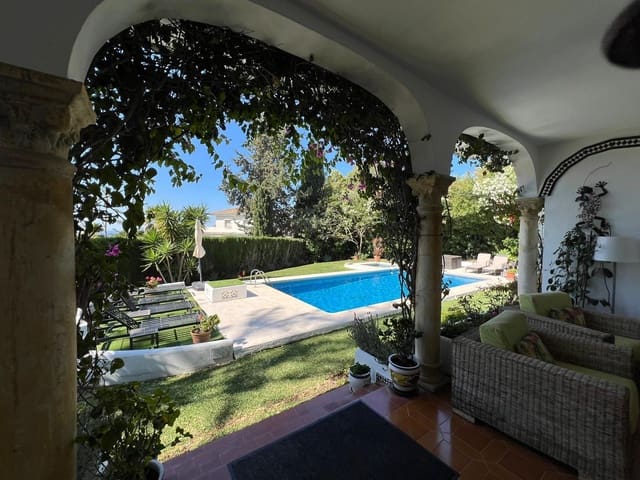 4 soverom Villa til salgs i El Paraiso, Estepona - € 1 600 000 (Ref: 8987978)