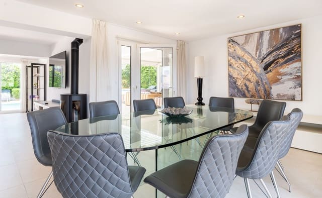 8 soverom Villa til salgs i San Pedro de Alcantara, Marbella med svømmebasseng garasje - € 3 000 000 (Ref: 9115673)