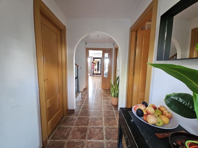 4 sypialnia Dom na sprzedaż w El Paraiso, Estepona z garażem - 550 000 € (Ref: 9115680)