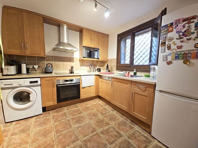 4 sypialnia Dom na sprzedaż w El Paraiso, Estepona z garażem - 550 000 € (Ref: 9115680)