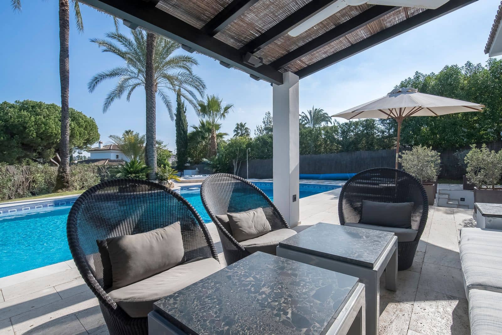 5 bedroom Villa for sale in Nueva Andalucia with pool - € 1,850,000 (Ref: 9176049)