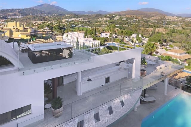 7 bedroom Villa for holiday rental in Nueva Andalucia, Marbella with pool - € 6,500 (Ref: 9176050)