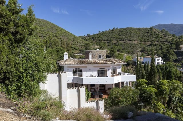 6 bedroom Villa for sale in Benahavís with pool garage - € 1,750,000 (Ref: 9176063)