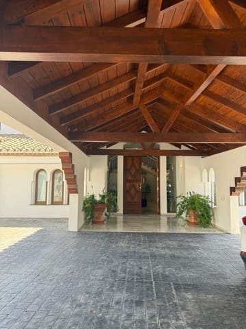 4 camera da letto Villa da affittare in El Paraiso, Estepona con piscina - 18.000 € (Rif: 9190795)