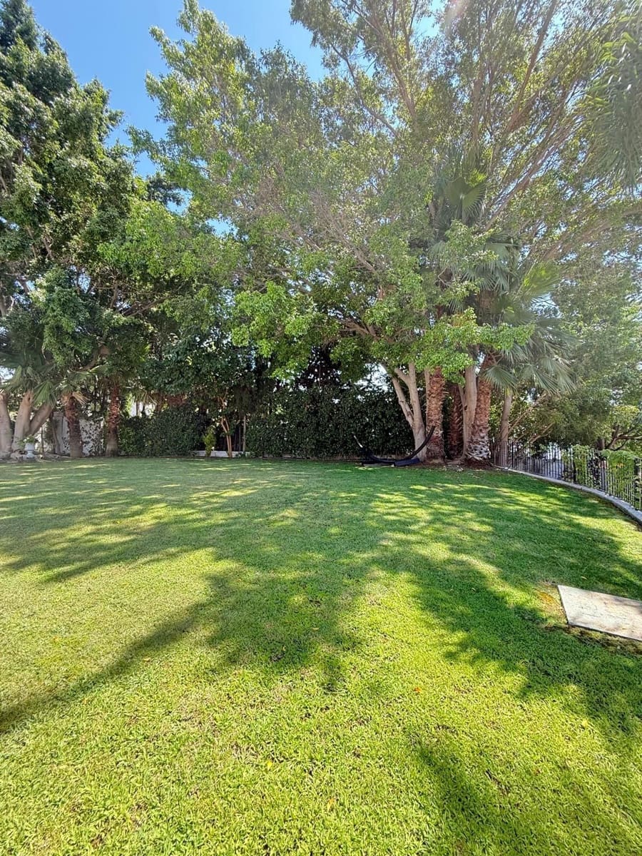 4 sypialnia Willa do wynajęcia w El Paraiso z basenem - 18 000 € (Ref: 9190795)