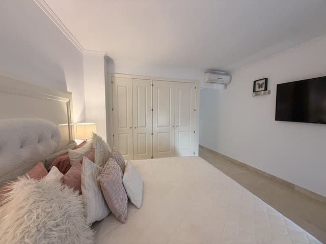 4 quarto Casa em Banda para venda em Atalaya-Isdabe, Estepona com garagem - 660 000 € (Ref: 9226109)