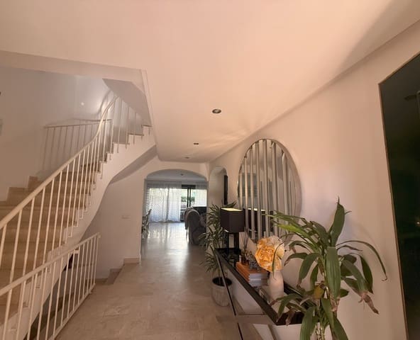 4 quarto Casa em Banda para venda em Atalaya-Isdabe, Estepona com garagem - 660 000 € (Ref: 9226109)