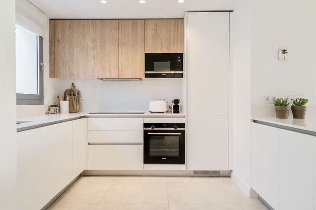 4 Zimmer Apartment zu verkaufen in Marbella mit Garage - 1.550.000 € (Ref: 9402759)