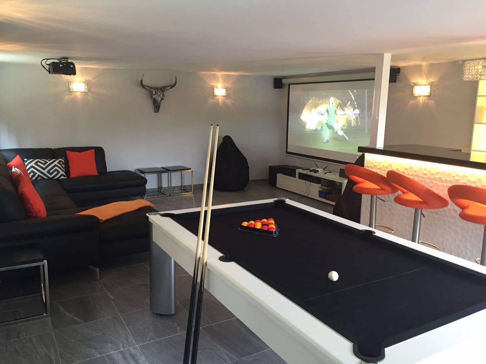 5 soverom Villa til leie i San Pedro de Alcantara med garasje - € 8 000 (Ref: 9402761)