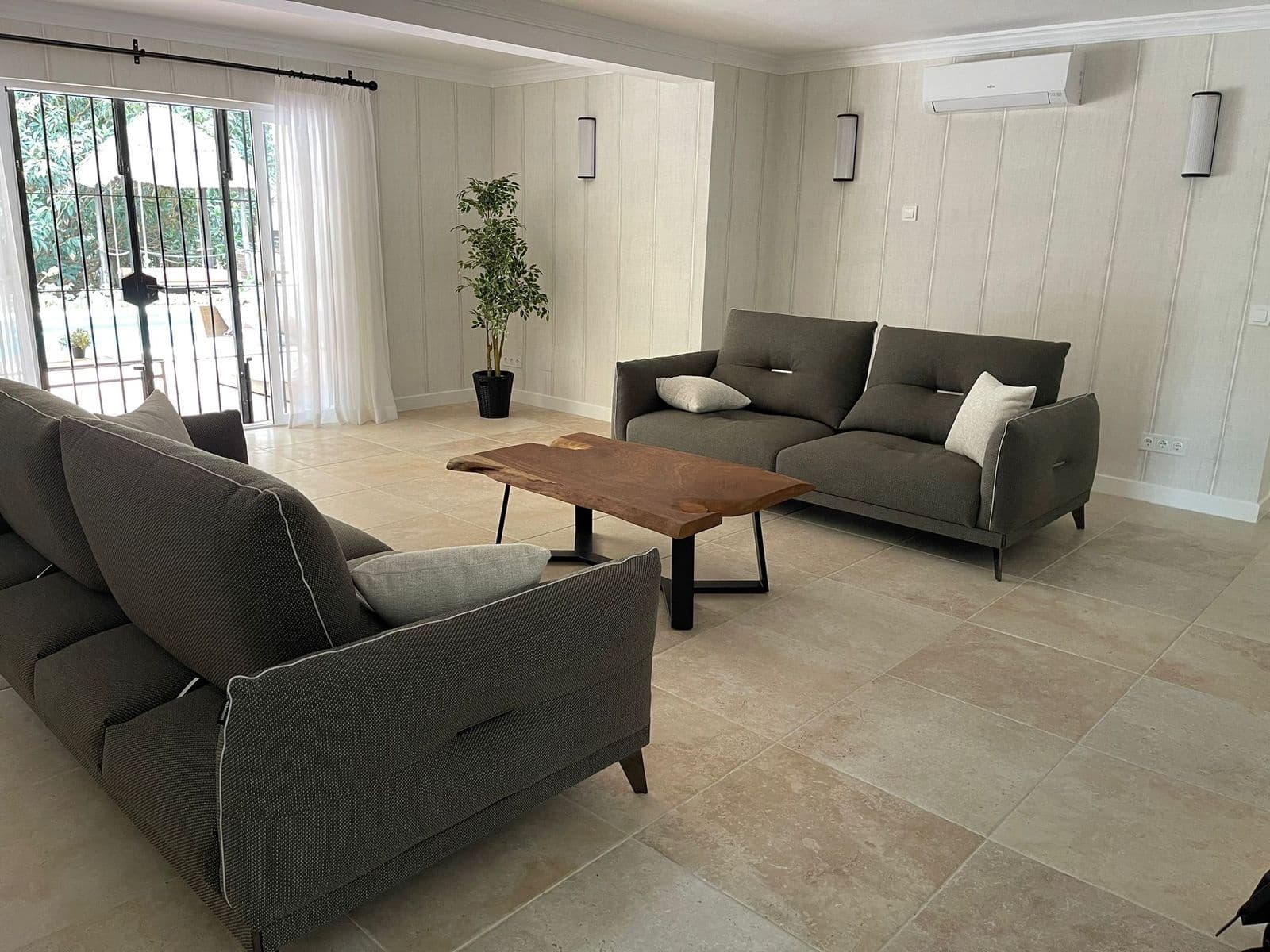 5 soverom Villa til leie i San Pedro de Alcantara med garasje - € 8 000 (Ref: 9402761)