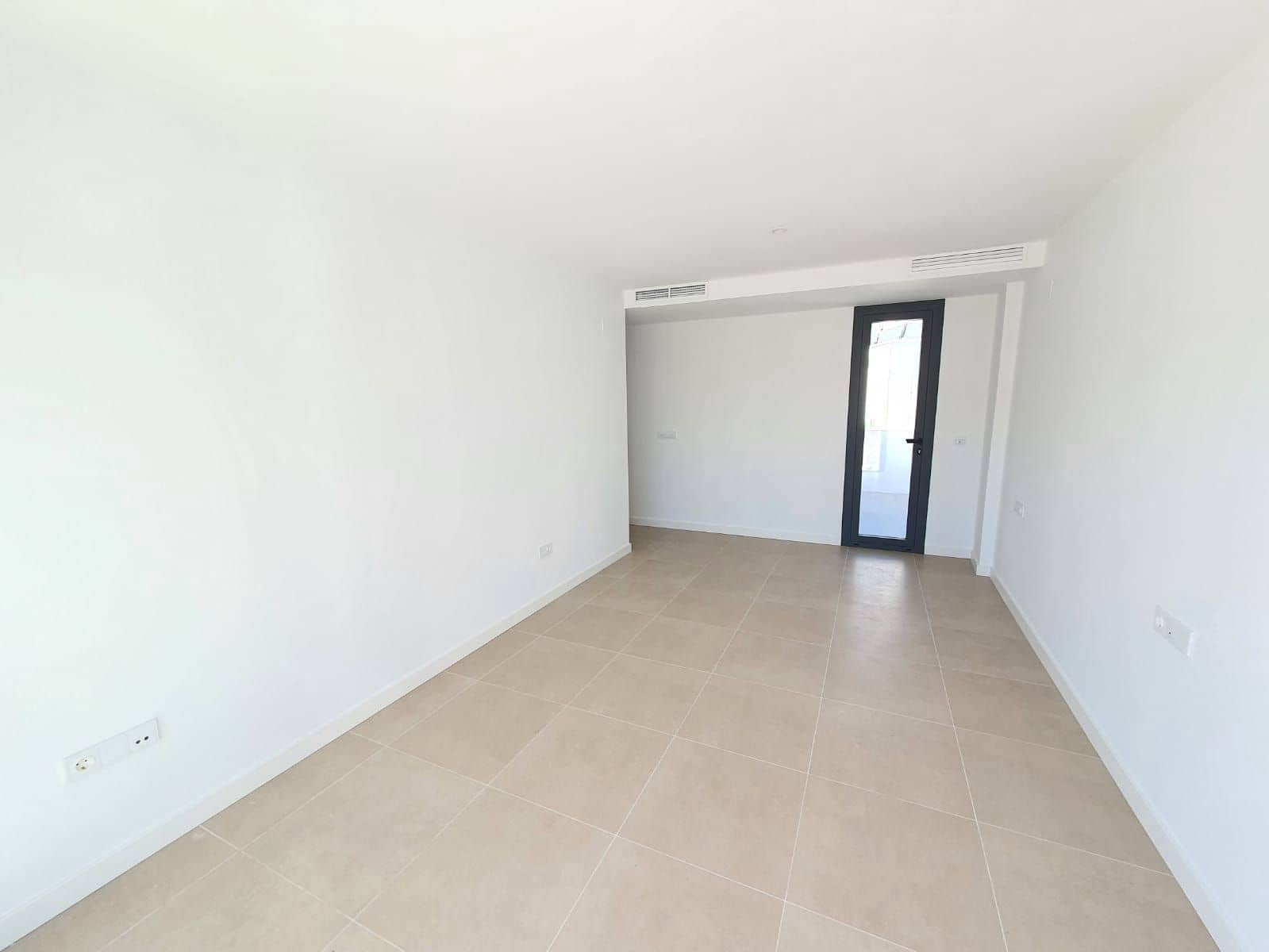 4 bedroom Villa for sale in La Duquesa / Puerto de la Duquesa with pool - € 1,065,000 (Ref: 9402767)