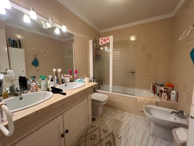 2 soveværelse Lejlighed til salg i El Paraiso, Estepona - € 299.950 (Ref: 9402775)