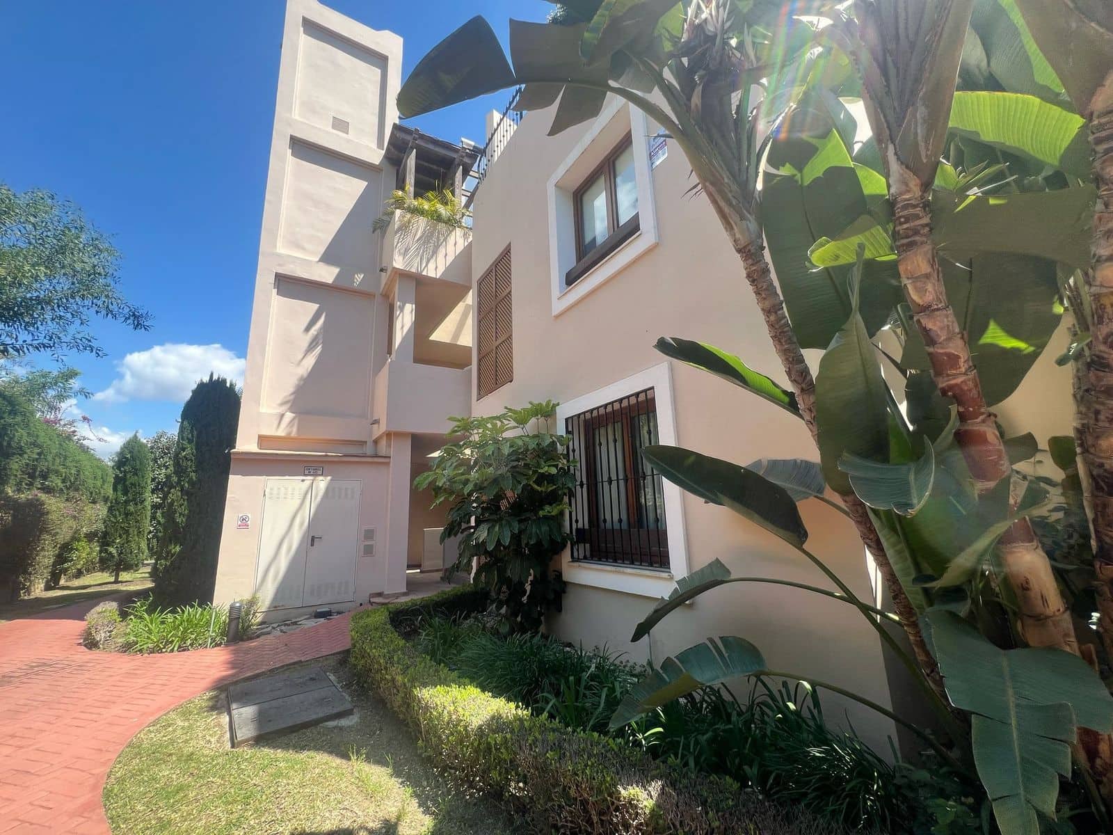 3 makuuhuone Huoneisto myytävänä paikassa El Paraiso - 695 000 € (Ref: 9402776)