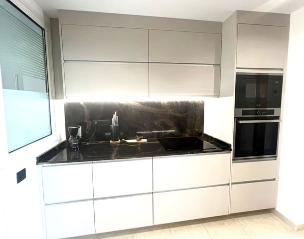 3 makuuhuone Huoneisto myytävänä paikassa El Paraiso, Estepona - 695 000 € (Ref: 9402776)