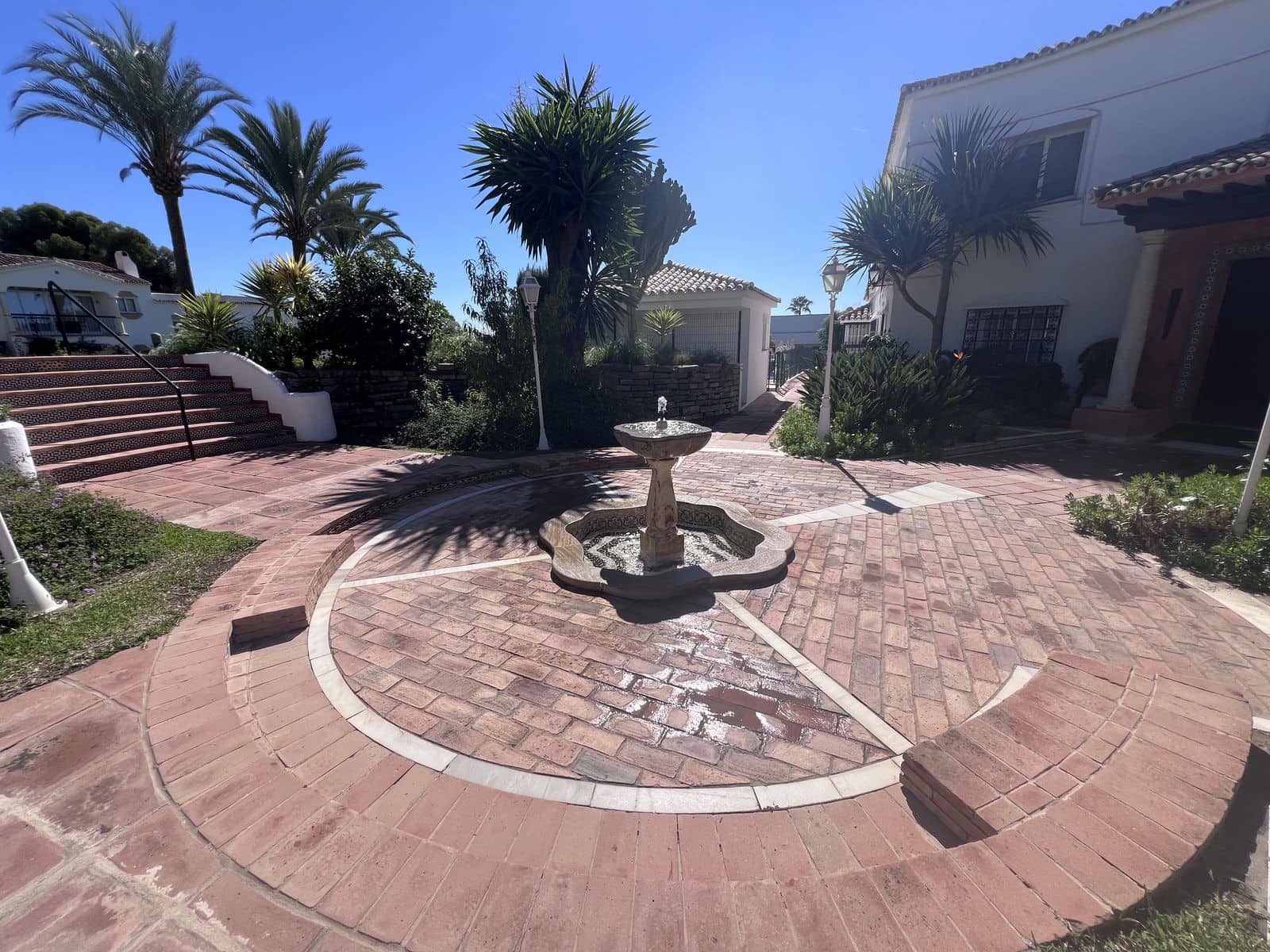 1 bedroom Apartment for sale in El Paraiso - € 249,500 (Ref: 9402893)