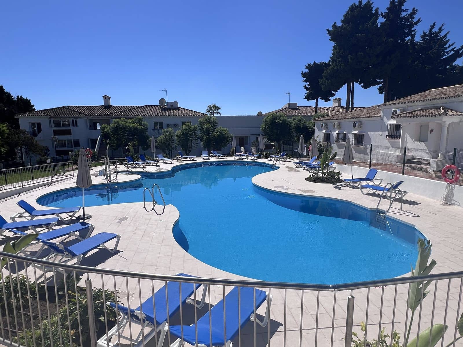 1 bedroom Apartment for sale in El Paraiso - € 249,500 (Ref: 9402893)