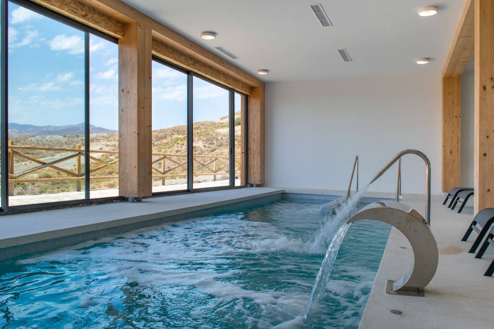 2 bedroom Penthouse for sale in El Paraiso with pool garage - € 650,000 (Ref: 9419006)