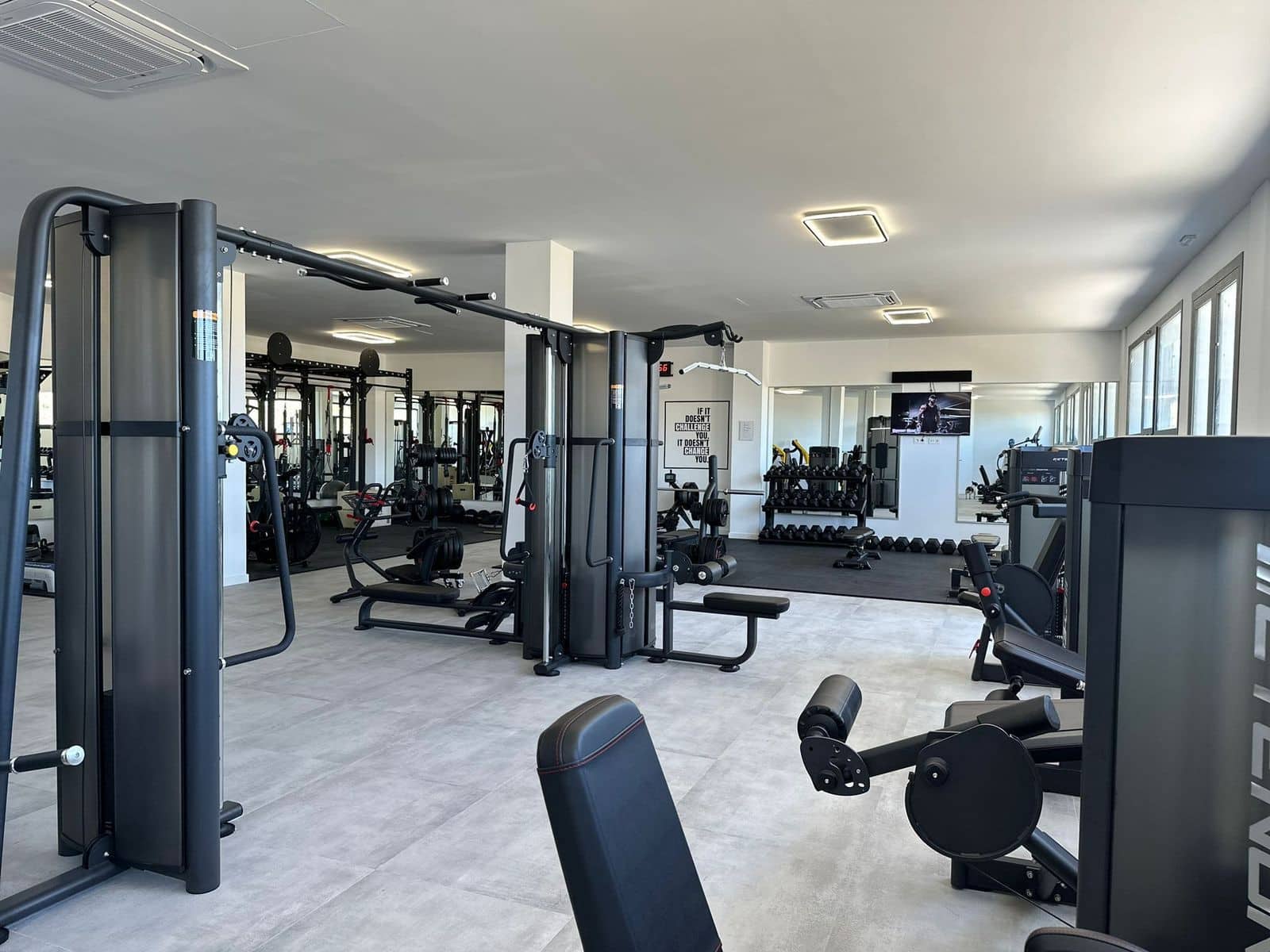 2 bedroom Penthouse for sale in El Paraiso with pool garage - € 650,000 (Ref: 9419006)