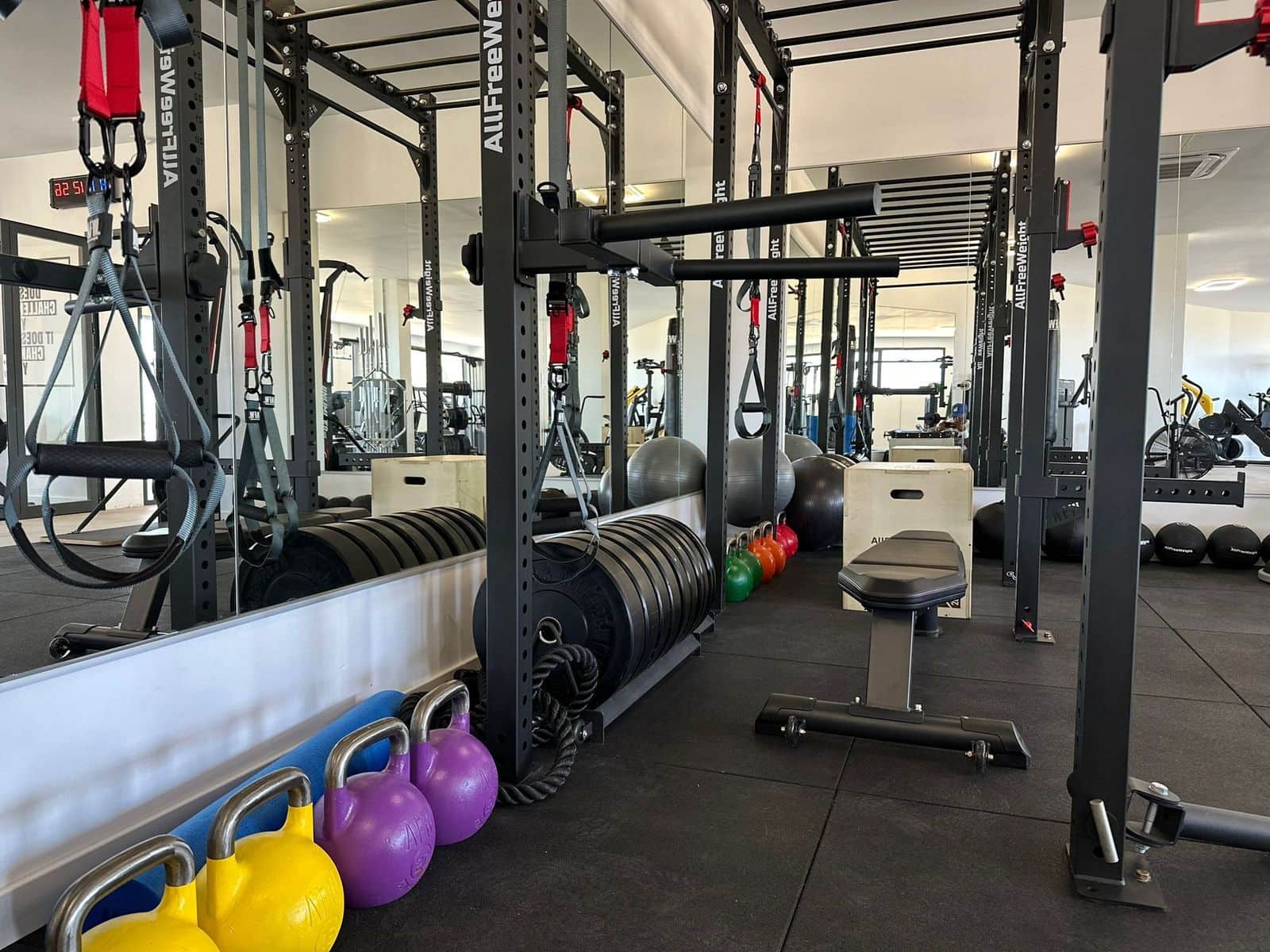 2 bedroom Penthouse for sale in El Paraiso with pool garage - € 650,000 (Ref: 9419006)