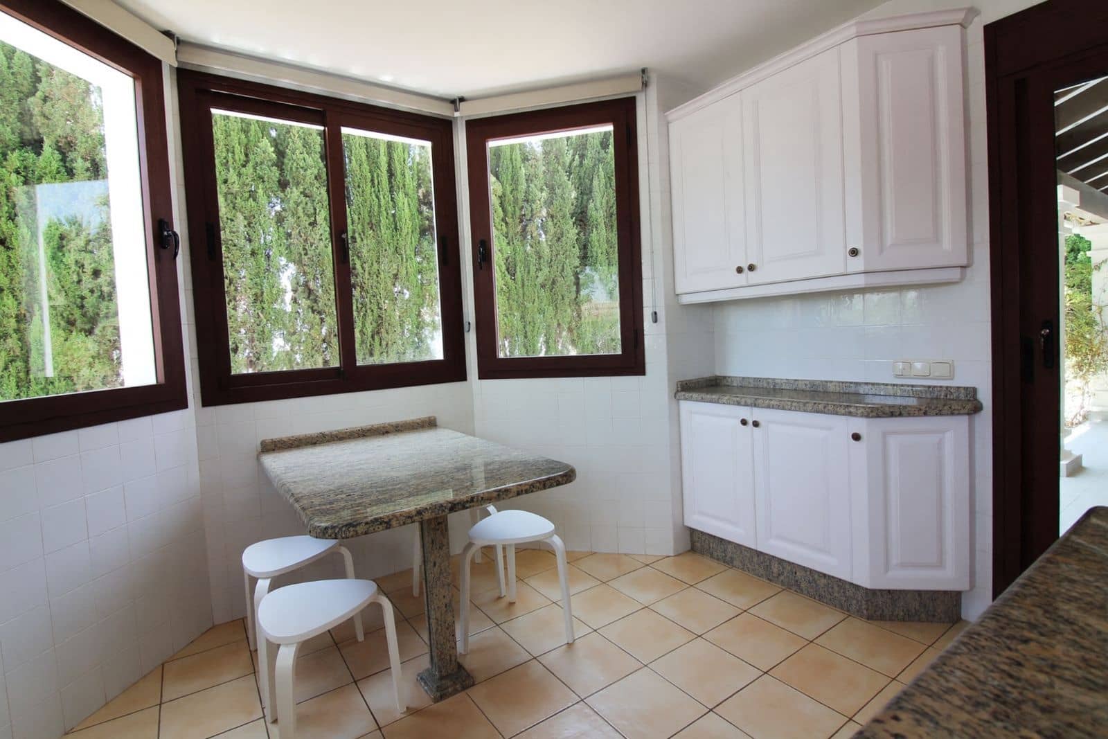 3 sypialnia Willa na sprzedaż w El Paraiso z garażem - 1 400 000 € (Ref: 9419007)