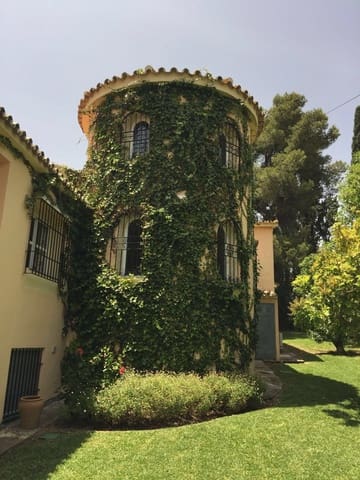 Chalet de 5 habitaciones en San Pedro de Alcantara, Marbella en alquiler con garaje - 8.000 € (Ref: 9456688)