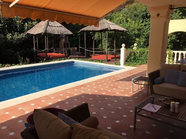 Chalet de 5 habitaciones en San Pedro de Alcantara, Marbella en alquiler con garaje - 8.000 € (Ref: 9456688)