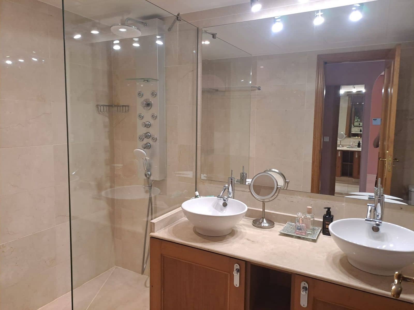 2 bedroom Apartment for sale in Benahavis - € 330,000 (Ref: 9456689)