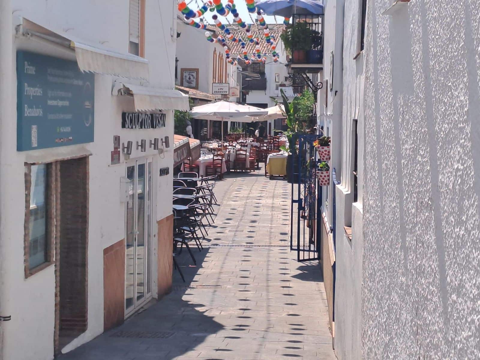 2 bedroom Apartment for sale in Benahavis - € 330,000 (Ref: 9456689)