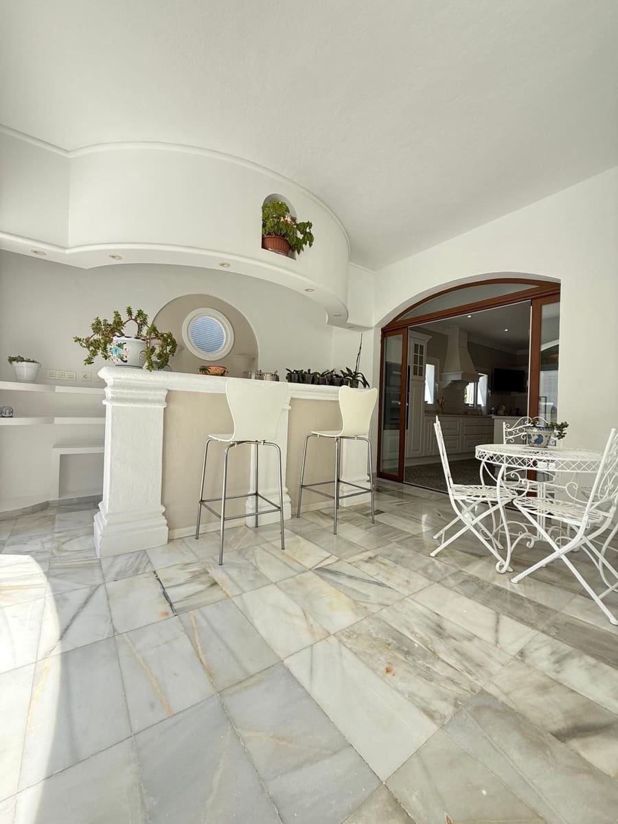 4 quarto Moradia para arrendar em El Paraiso com piscina - 18 000 € (Ref: 9456690)