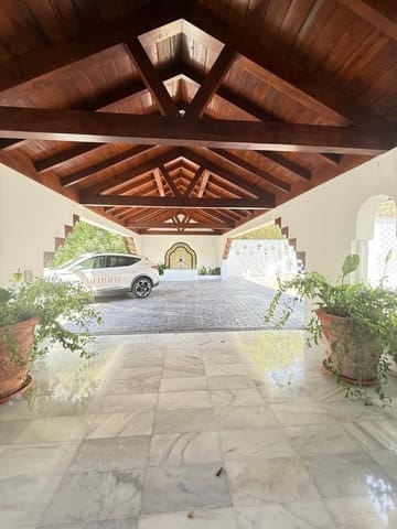 4 quarto Moradia para arrendar em El Paraiso, Estepona com piscina - 18 000 € (Ref: 9456690)