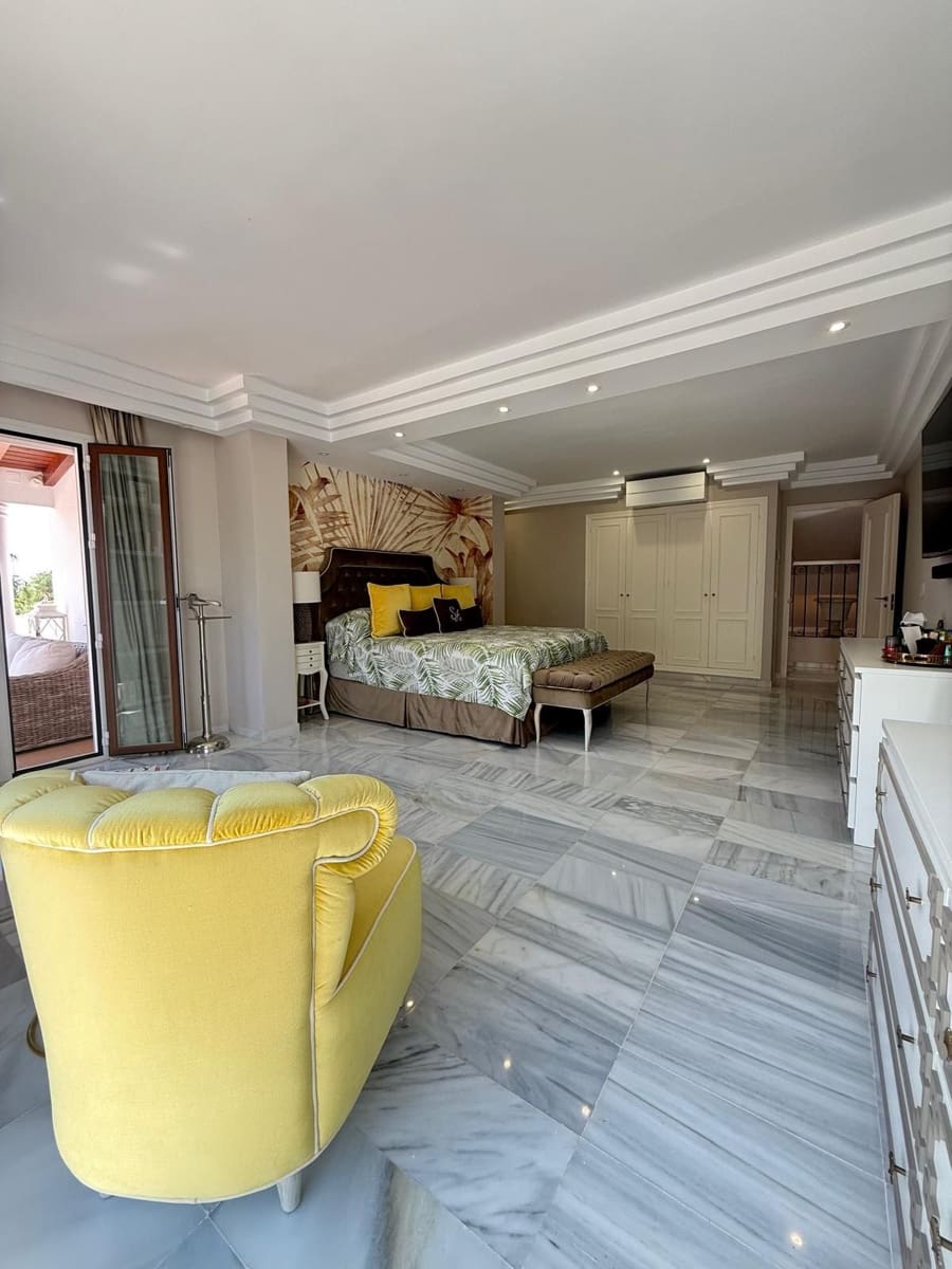 4 quarto Moradia para arrendar em El Paraiso com piscina - 18 000 € (Ref: 9456690)