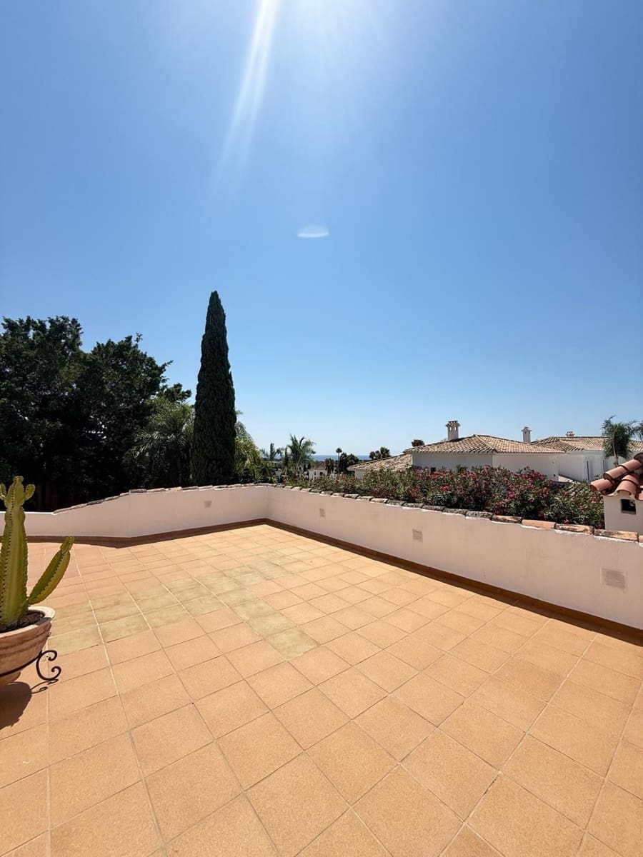 4 quarto Moradia para arrendar em El Paraiso com piscina - 18 000 € (Ref: 9456690)