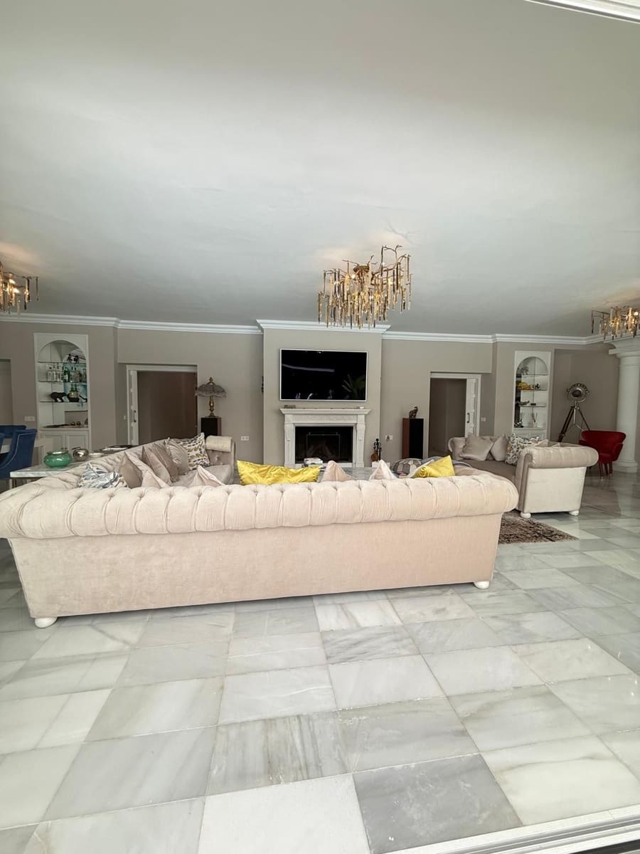 4 sovrum Villa för semesterbostäder i El Paraiso med pool - 18 000 € (Ref: 9456691)