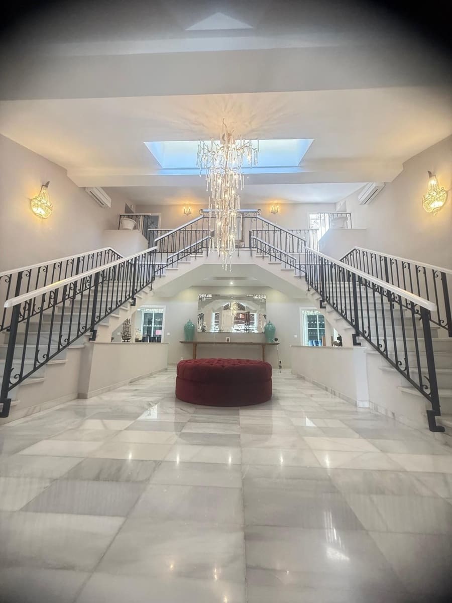 4 sovrum Villa för semesterbostäder i El Paraiso med pool - 18 000 € (Ref: 9456691)