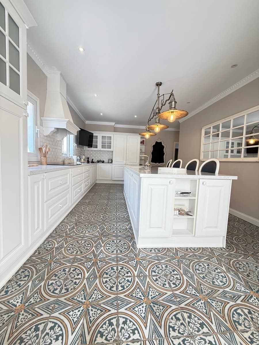 4 sovrum Villa för semesterbostäder i El Paraiso med pool - 18 000 € (Ref: 9456691)