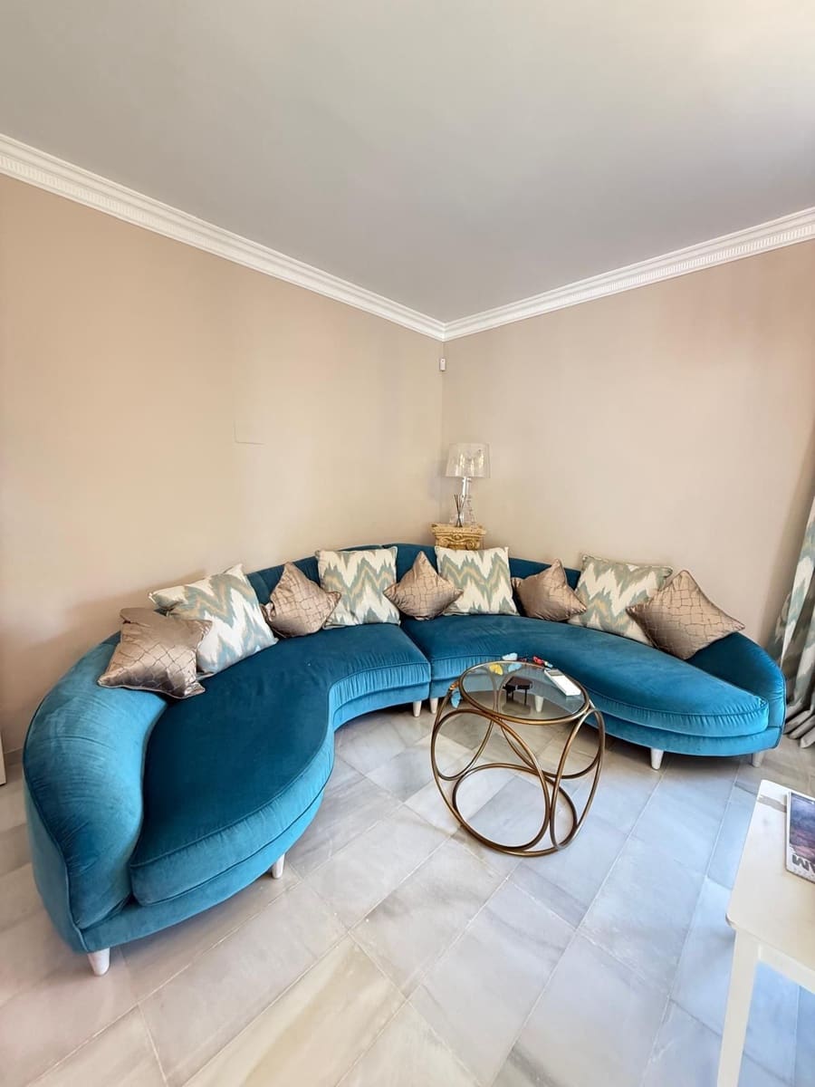 4 sovrum Villa för semesterbostäder i El Paraiso med pool - 18 000 € (Ref: 9456691)