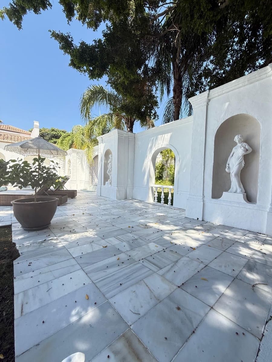 4 sovrum Villa för semesterbostäder i El Paraiso med pool - 18 000 € (Ref: 9456691)