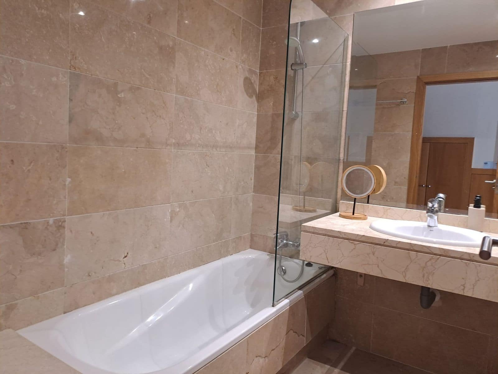 2 bedroom Apartment for sale in Estepona - € 390,000 (Ref: 9456693)