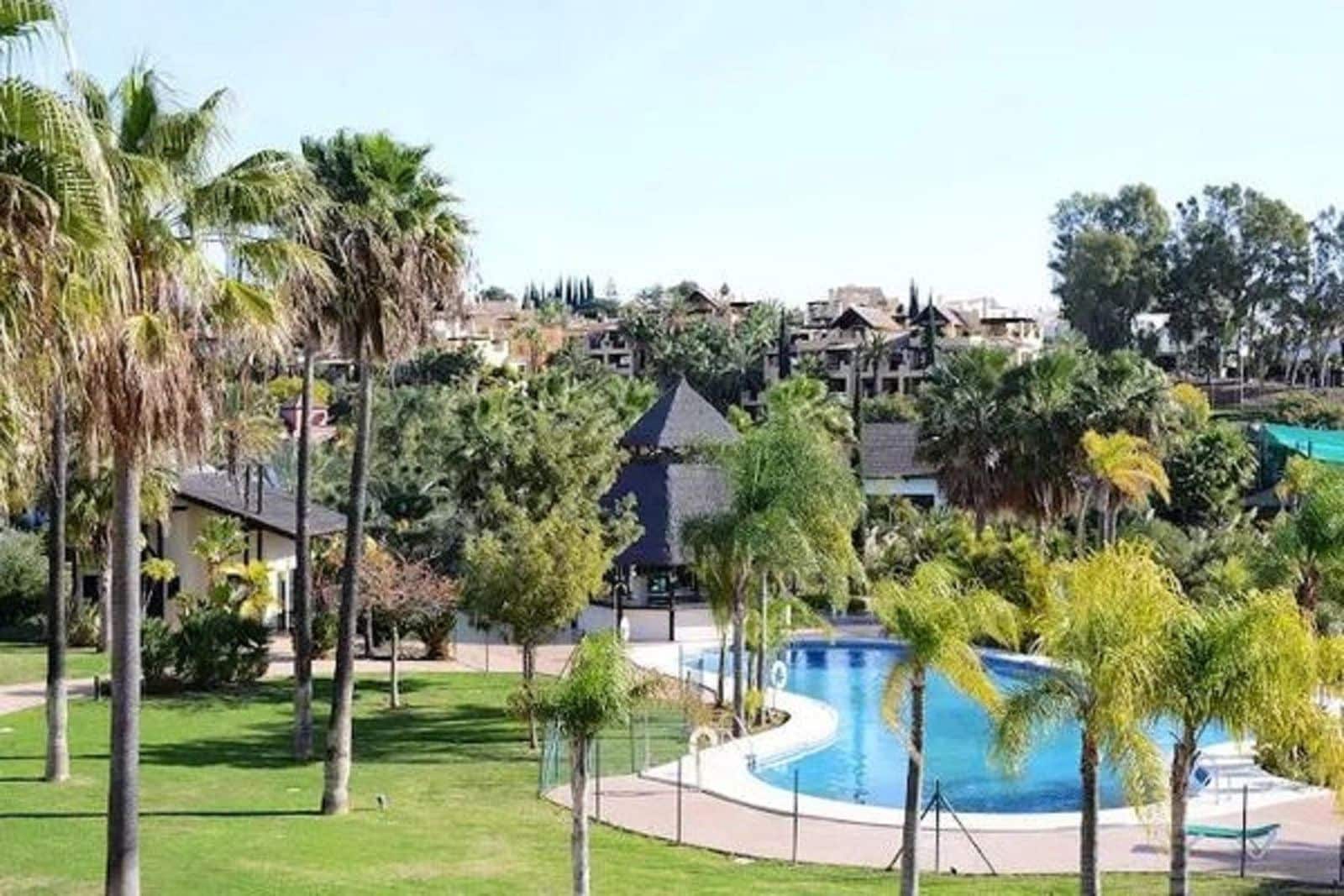 2 bedroom Apartment for sale in Estepona - € 390,000 (Ref: 9456693)