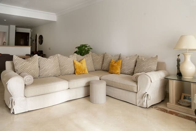 3 slaapkamer Appartement voor vakantieverhuur in San Pedro de Alcantara, Marbella met zwembad - € 2.000 (Ref: 9456696)