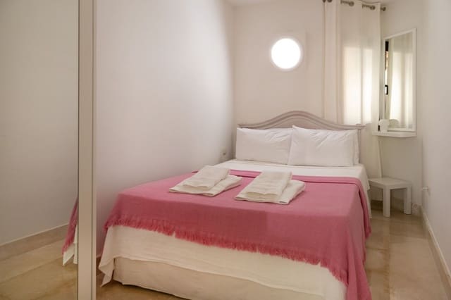 3 slaapkamer Appartement voor vakantieverhuur in San Pedro de Alcantara, Marbella met zwembad - € 2.000 (Ref: 9456696)