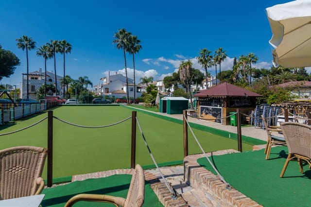 Restaurante/Bar para venda em El Paraiso, Estepona - 1 000 000 € (Ref: 9456697)