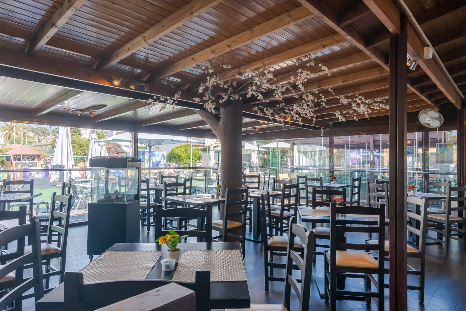 Restaurante/Bar para venda em El Paraiso - 1 000 000 € (Ref: 9456697)