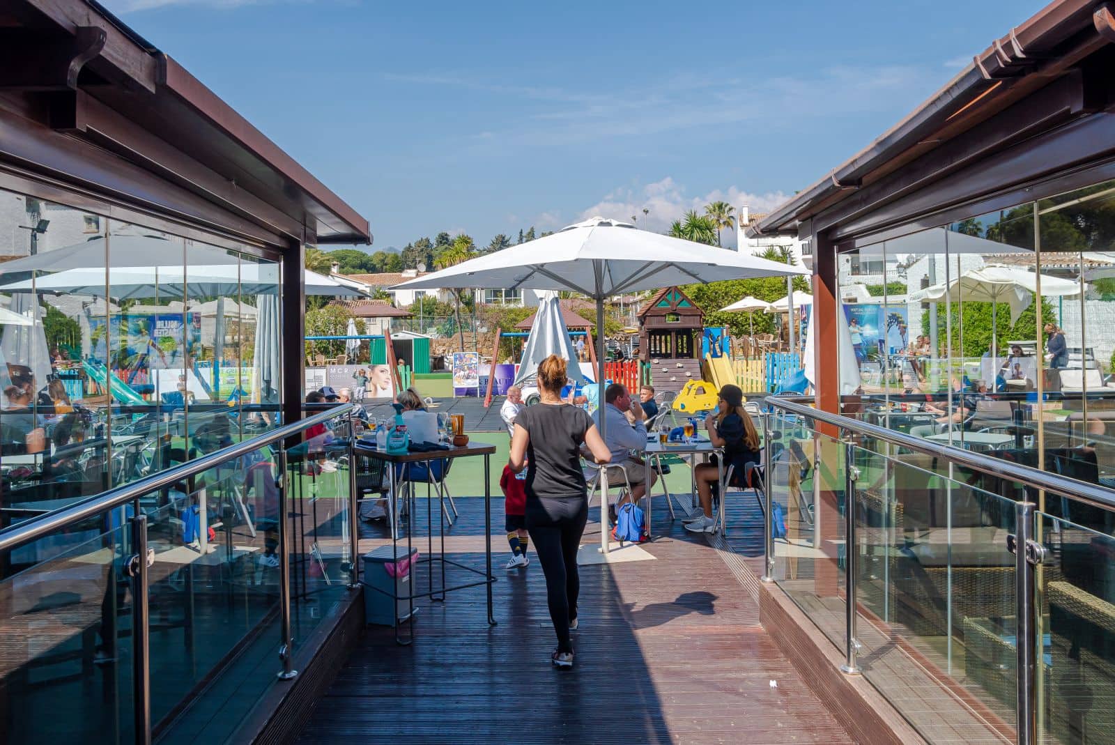 Restaurante/Bar para venda em El Paraiso - 1 000 000 € (Ref: 9456697)