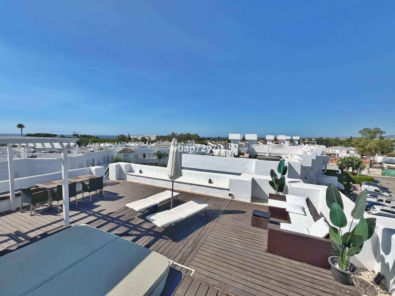 2 slaapkamer Penthouse te koop in El Paraiso - € 390.000 (Ref: 9456700)
