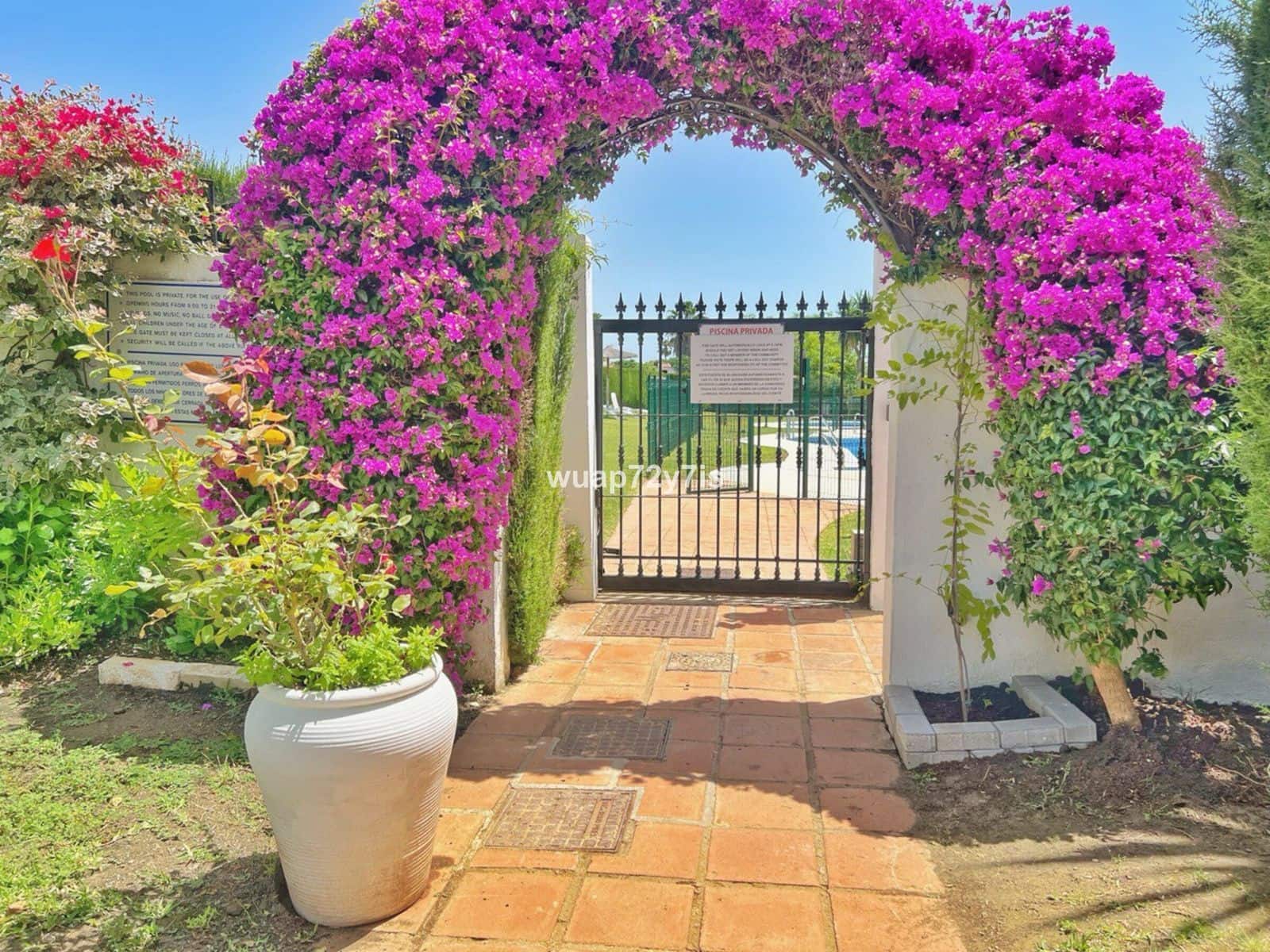 2 slaapkamer Penthouse te koop in El Paraiso - € 390.000 (Ref: 9456700)