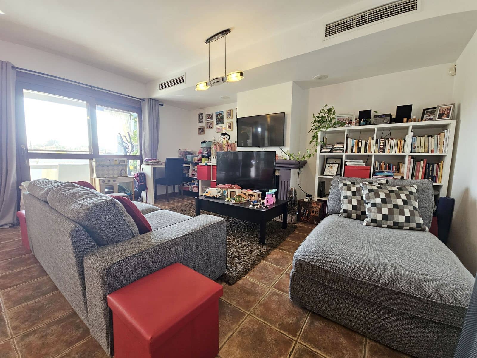 Casa de 4 habitaciones en El Paraiso en venta con garaje - 550.000 € (Ref: 9456701)